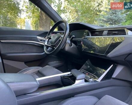 Білий Ауді E-Tron, об'ємом двигуна 0 л та пробігом 93 тис. км за 31440 $, фото 19 на Automoto.ua