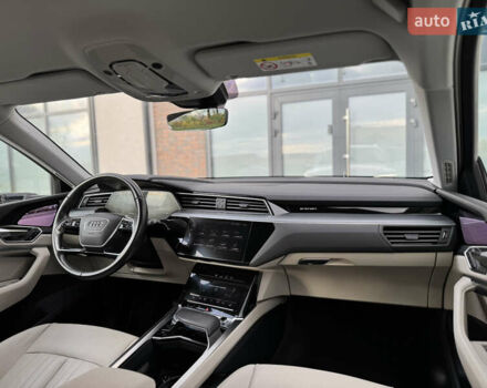 Білий Ауді E-Tron, об'ємом двигуна 0 л та пробігом 98 тис. км за 29700 $, фото 60 на Automoto.ua