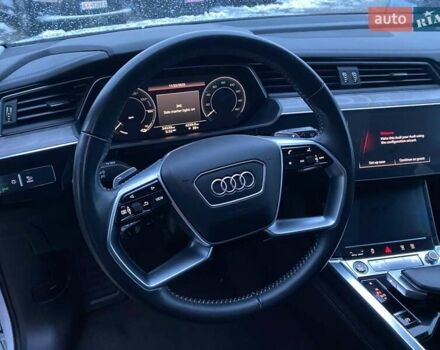 Білий Ауді E-Tron, об'ємом двигуна 0 л та пробігом 55 тис. км за 29400 $, фото 12 на Automoto.ua