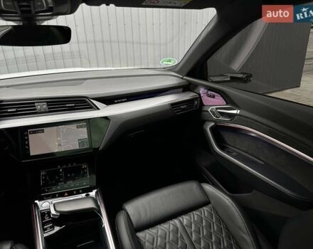 Белый Ауди E-Tron, объемом двигателя 0 л и пробегом 100 тыс. км за 36500 $, фото 27 на Automoto.ua