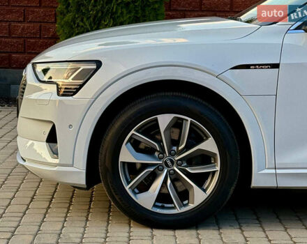 Білий Ауді E-Tron, об'ємом двигуна 0 л та пробігом 198 тис. км за 27400 $, фото 28 на Automoto.ua