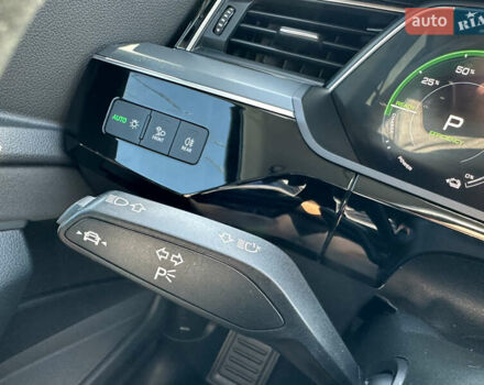 Белый Ауди E-Tron, объемом двигателя 0 л и пробегом 181 тыс. км за 21785 $, фото 15 на Automoto.ua