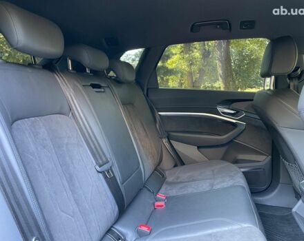 Білий Ауді E-Tron, об'ємом двигуна 0 л та пробігом 93 тис. км за 31440 $, фото 23 на Automoto.ua