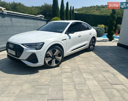 Белый Ауди E-Tron, объемом двигателя 0 л и пробегом 99 тыс. км за 35999 $, фото 1 на Automoto.ua