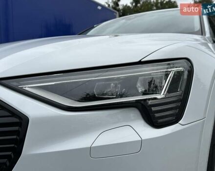 Белый Ауди E-Tron, объемом двигателя 0 л и пробегом 145 тыс. км за 22800 $, фото 7 на Automoto.ua