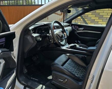 Белый Ауди E-Tron, объемом двигателя 0 л и пробегом 70 тыс. км за 39900 $, фото 6 на Automoto.ua