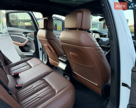 Ауді E-Tron 2020 у Львові на Automoto.ua Білий Ауді E-Tron, об'ємом двигуна 0 л та пробігом 156 тис. км за 29500 $, фото 71 на Automoto.ua