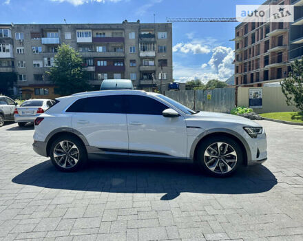 Білий Ауді E-Tron, об'ємом двигуна 0 л та пробігом 49 тис. км за 33500 $, фото 5 на Automoto.ua