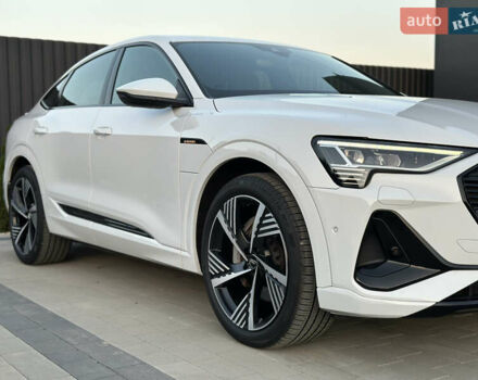 Білий Ауді E-Tron, об'ємом двигуна 0 л та пробігом 59 тис. км за 29900 $, фото 13 на Automoto.ua