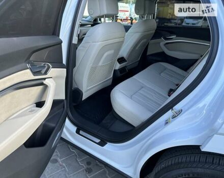 Білий Ауді E-Tron, об'ємом двигуна 0 л та пробігом 32 тис. км за 40555 $, фото 28 на Automoto.ua