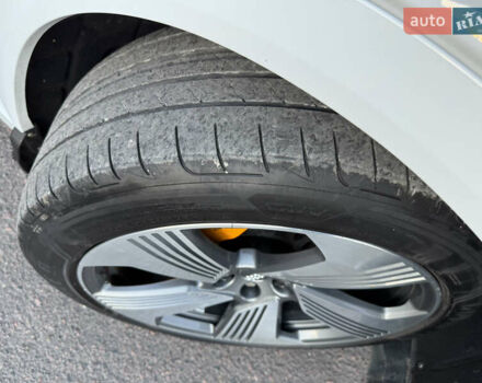 Ауді E-Tron 2020 у Львові на Automoto.ua Білий Ауді E-Tron, об'ємом двигуна 0 л та пробігом 156 тис. км за 29500 $, фото 11 на Automoto.ua