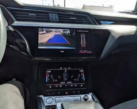 Білий Ауді E-Tron, об'ємом двигуна 0 л та пробігом 66 тис. км за 29950 $, фото 16 на Automoto.ua
