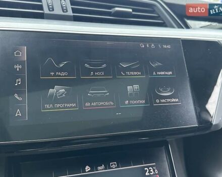 Белый Ауди E-Tron, объемом двигателя 0 л и пробегом 145 тыс. км за 22800 $, фото 68 на Automoto.ua