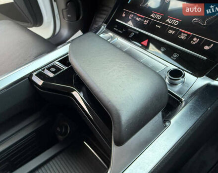 Белый Ауди E-Tron, объемом двигателя 0 л и пробегом 198 тыс. км за 27400 $, фото 66 на Automoto.ua