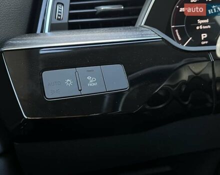 Белый Ауди E-Tron, объемом двигателя 0 л и пробегом 16 тыс. км за 46990 $, фото 33 на Automoto.ua