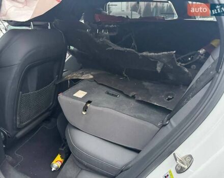 Белый Ауди E-Tron, объемом двигателя 0 л и пробегом 40 тыс. км за 13200 $, фото 15 на Automoto.ua