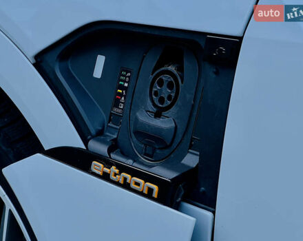 Белый Ауди E-Tron, объемом двигателя 0 л и пробегом 47 тыс. км за 34979 $, фото 11 на Automoto.ua