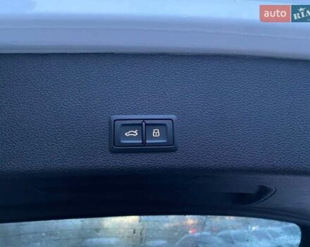 Білий Ауді E-Tron, об'ємом двигуна 0 л та пробігом 55 тис. км за 29400 $, фото 28 на Automoto.ua