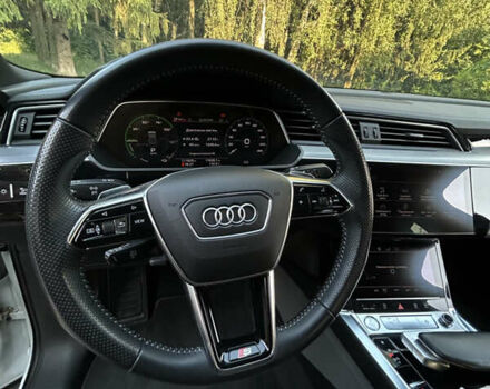 Білий Ауді E-Tron, об'ємом двигуна 0 л та пробігом 111 тис. км за 30900 $, фото 23 на Automoto.ua