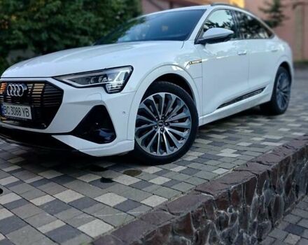 Ауді E-Tron 2020 у Львові на Automoto.ua Білий Ауді E-Tron, об'ємом двигуна 0 л та пробігом 59 тис. км за 39900 $, фото 1 на Automoto.ua
