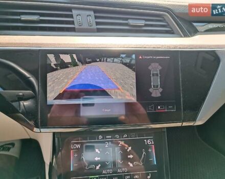 Білий Ауді E-Tron, об'ємом двигуна 0 л та пробігом 92 тис. км за 32500 $, фото 14 на Automoto.ua
