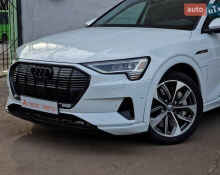 Белый Ауди E-Tron, объемом двигателя 0 л и пробегом 48 тыс. км за 35490 $, фото 15 на Automoto.ua