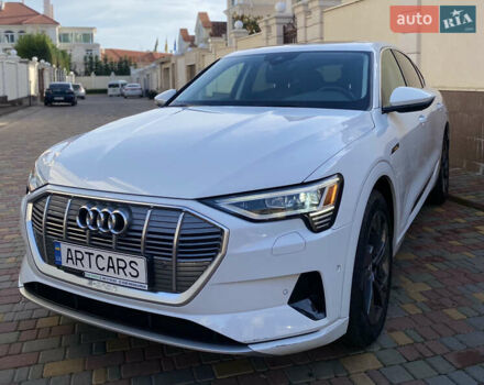 Білий Ауді E-Tron, об'ємом двигуна 0 л та пробігом 56 тис. км за 35900 $, фото 6 на Automoto.ua