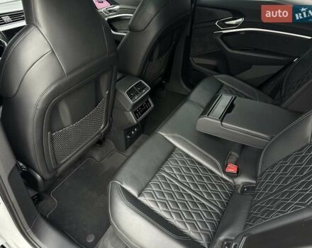 Белый Ауди E-Tron, объемом двигателя 0 л и пробегом 100 тыс. км за 36500 $, фото 20 на Automoto.ua