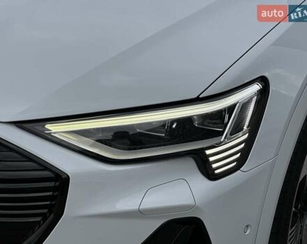 Белый Ауди E-Tron, объемом двигателя 0 л и пробегом 100 тыс. км за 36500 $, фото 6 на Automoto.ua