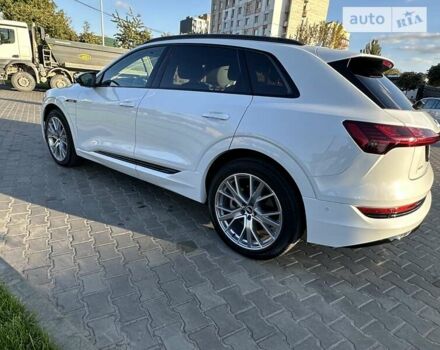 Білий Ауді E-Tron, об'ємом двигуна 0 л та пробігом 32 тис. км за 40555 $, фото 41 на Automoto.ua