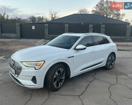 Белый Ауди E-Tron, объемом двигателя 0 л и пробегом 102 тыс. км за 29500 $, фото 21 на Automoto.ua