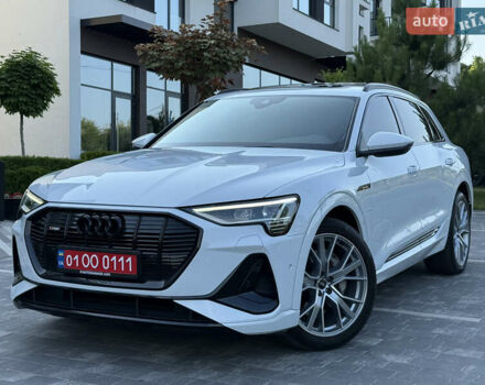 Белый Ауди E-Tron, объемом двигателя 0 л и пробегом 128 тыс. км за 26300 $, фото 1 на Automoto.ua
