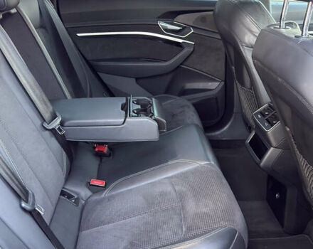 Білий Ауді E-Tron, об'ємом двигуна 0 л та пробігом 89 тис. км за 33500 $, фото 12 на Automoto.ua