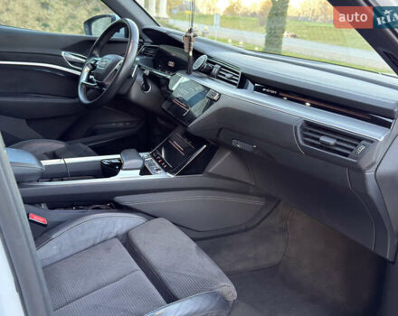 Білий Ауді E-Tron, об'ємом двигуна 0 л та пробігом 89 тис. км за 33500 $, фото 11 на Automoto.ua