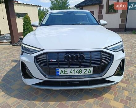 Білий Ауді E-Tron, об'ємом двигуна 0 л та пробігом 92 тис. км за 32500 $, фото 6 на Automoto.ua