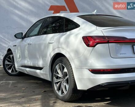 Белый Ауди E-Tron, объемом двигателя 0 л и пробегом 16 тыс. км за 46990 $, фото 22 на Automoto.ua
