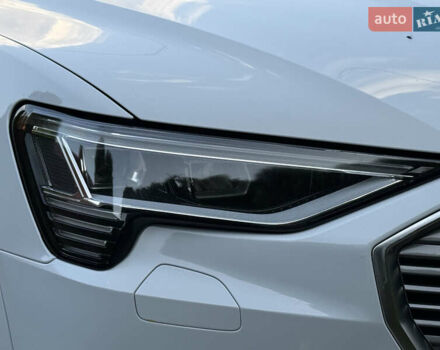 Белый Ауди E-Tron, объемом двигателя 0 л и пробегом 198 тыс. км за 27800 $, фото 75 на Automoto.ua