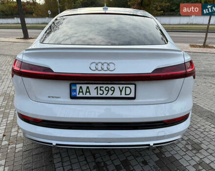 Белый Ауди E-Tron, объемом двигателя 0 л и пробегом 104 тыс. км за 33200 $, фото 14 на Automoto.ua