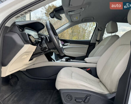 Білий Ауді E-Tron, об'ємом двигуна 0 л та пробігом 98 тис. км за 29700 $, фото 69 на Automoto.ua