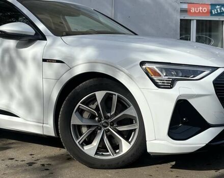 Белый Ауди E-Tron, объемом двигателя 0 л и пробегом 16 тыс. км за 46990 $, фото 12 на Automoto.ua
