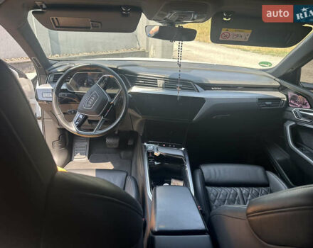Белый Ауди E-Tron, объемом двигателя 0 л и пробегом 99 тыс. км за 35999 $, фото 6 на Automoto.ua