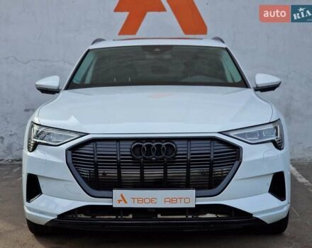 Белый Ауди E-Tron, объемом двигателя 0 л и пробегом 48 тыс. км за 35490 $, фото 2 на Automoto.ua