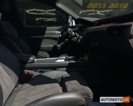 Белый Ауди E-Tron, объемом двигателя 71 л и пробегом 30 тыс. км за 46800 $, фото 11 на Automoto.ua
