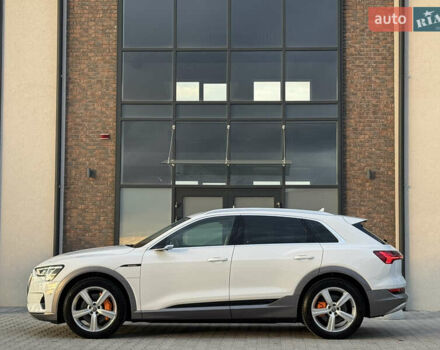 Білий Ауді E-Tron, об'ємом двигуна 0 л та пробігом 98 тис. км за 29700 $, фото 40 на Automoto.ua