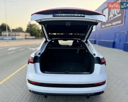 Белый Ауди E-Tron, объемом двигателя 0 л и пробегом 56 тыс. км за 45500 $, фото 26 на Automoto.ua