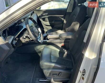 Белый Ауди E-Tron, объемом двигателя 0 л и пробегом 16 тыс. км за 46990 $, фото 46 на Automoto.ua