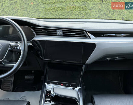 Белый Ауди E-Tron, объемом двигателя 0 л и пробегом 198 тыс. км за 27800 $, фото 83 на Automoto.ua