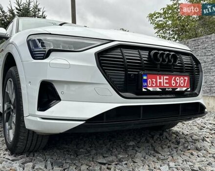 Белый Ауди E-Tron, объемом двигателя 0 л и пробегом 145 тыс. км за 22800 $, фото 12 на Automoto.ua