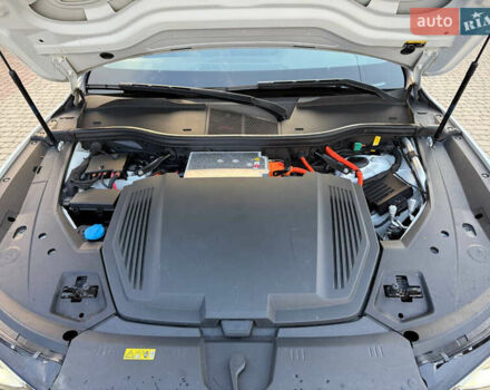 Белый Ауди E-Tron, объемом двигателя 0 л и пробегом 198 тыс. км за 27400 $, фото 103 на Automoto.ua