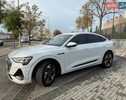 Белый Ауди E-Tron, объемом двигателя 0 л и пробегом 104 тыс. км за 33200 $, фото 5 на Automoto.ua